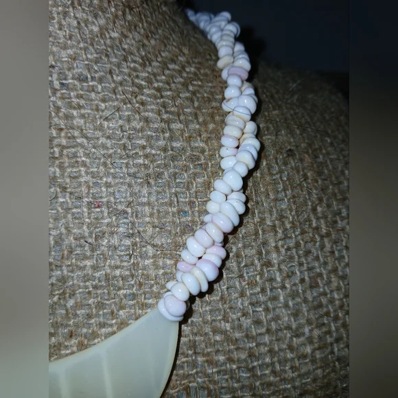 Vintage Bib Necklace/ Chocker Faux Mother Pearl/Genuine Shell Beads - Picture 4 of 6